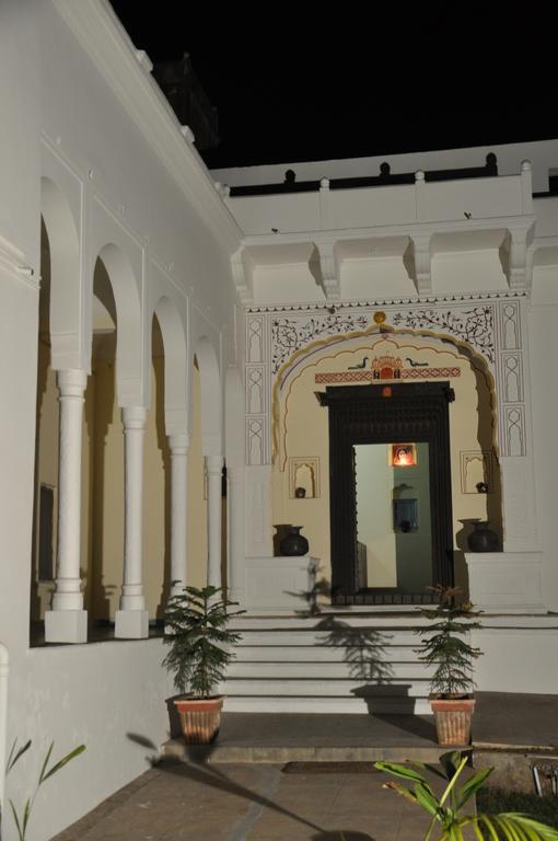 Hotel Chobdar Haveli Мандава Екстер'єр фото