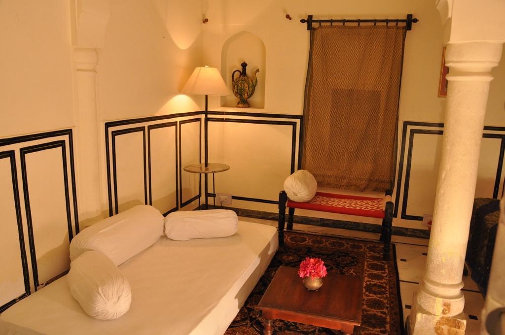 Hotel Chobdar Haveli Мандава Екстер'єр фото